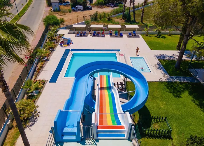 Rezort Sural Garden Side