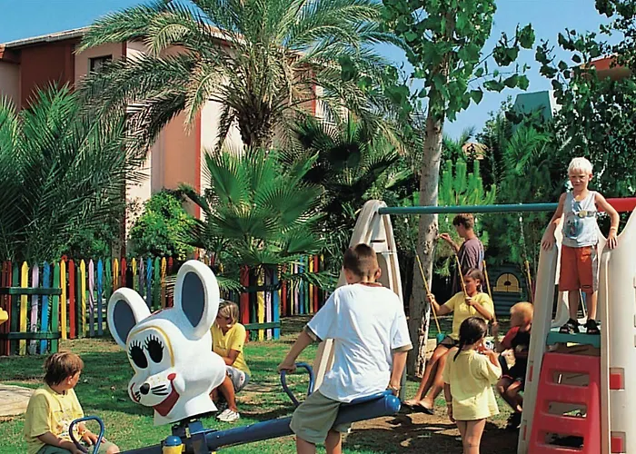 Rezort Sural Garden Side